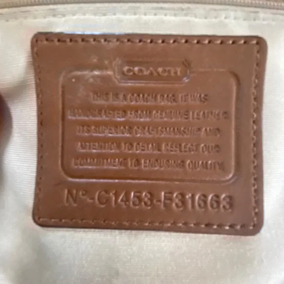 Coach leather purse - Picture 8 of 10